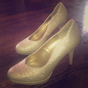 Fioni gold sparky high heels. Size 6.5